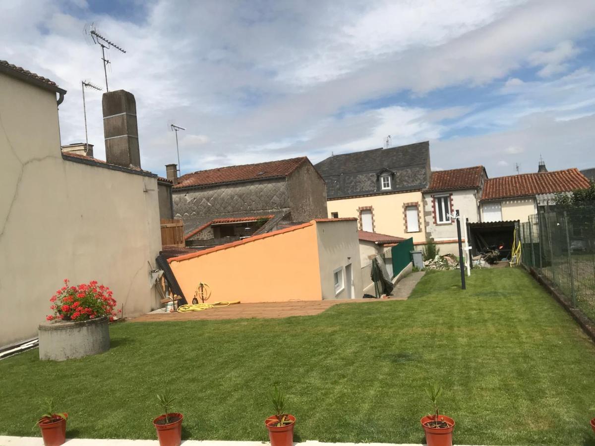 Les Gîtes de la Frérie La Gaubretiere Exterior foto